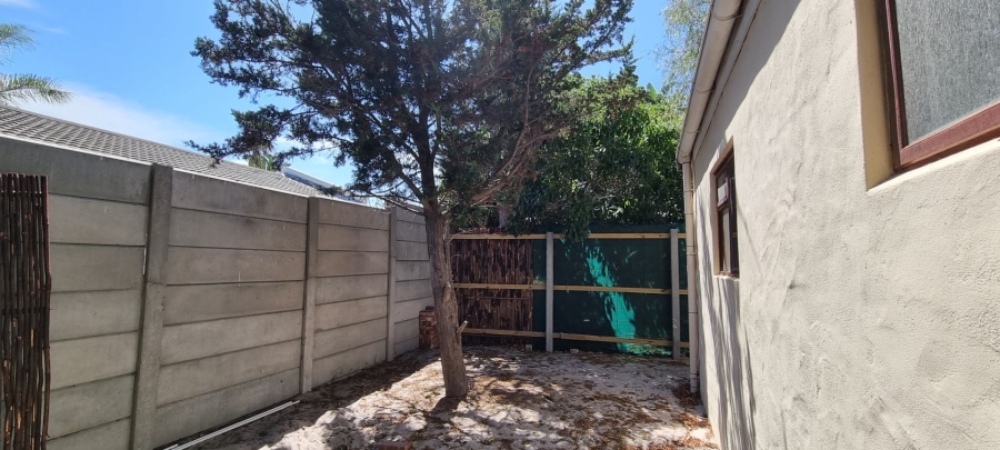 To Let 2 Bedroom Property for Rent in Table View Western Cape